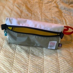 Topo designs toilets dopp kit